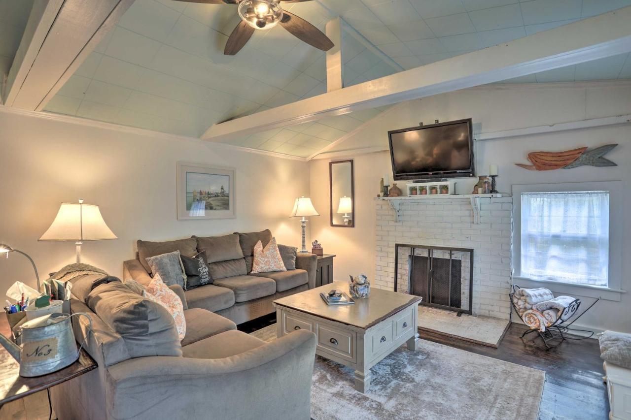 Coastal, Walkable Home In Historic Southport! Εξωτερικό φωτογραφία
